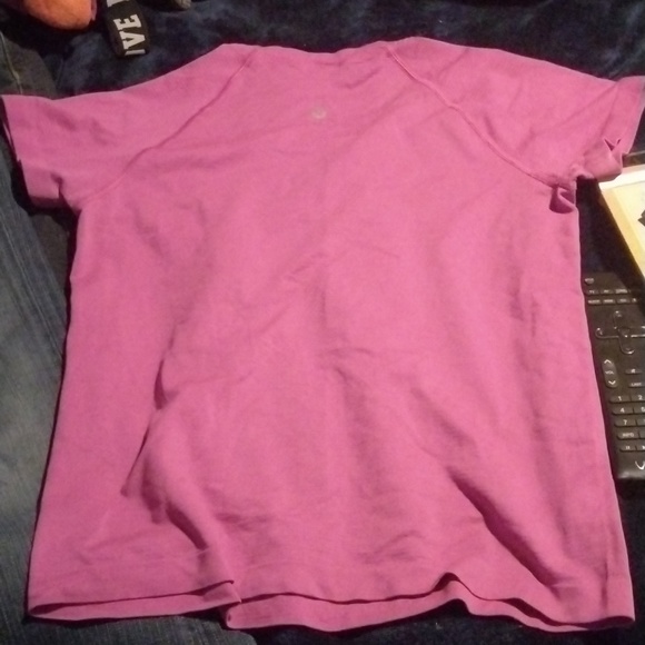 T shirt - Picture 2 of 2